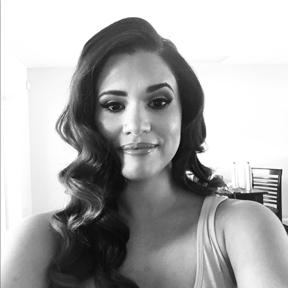 Meet your Posher, Yesenia